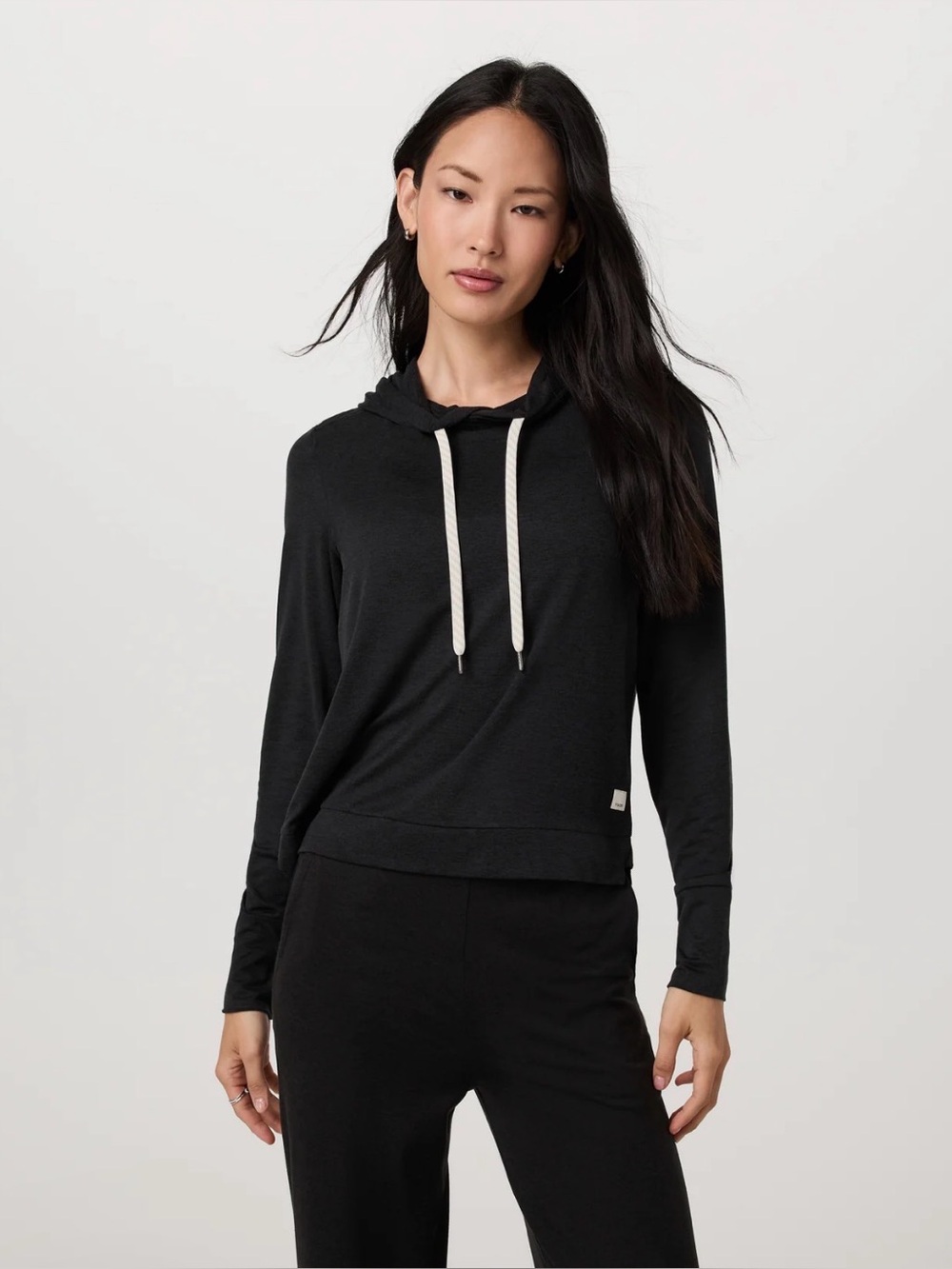 Vuori Women's Halo Essential Hoodie- Black Heather- Size Medium EUC!